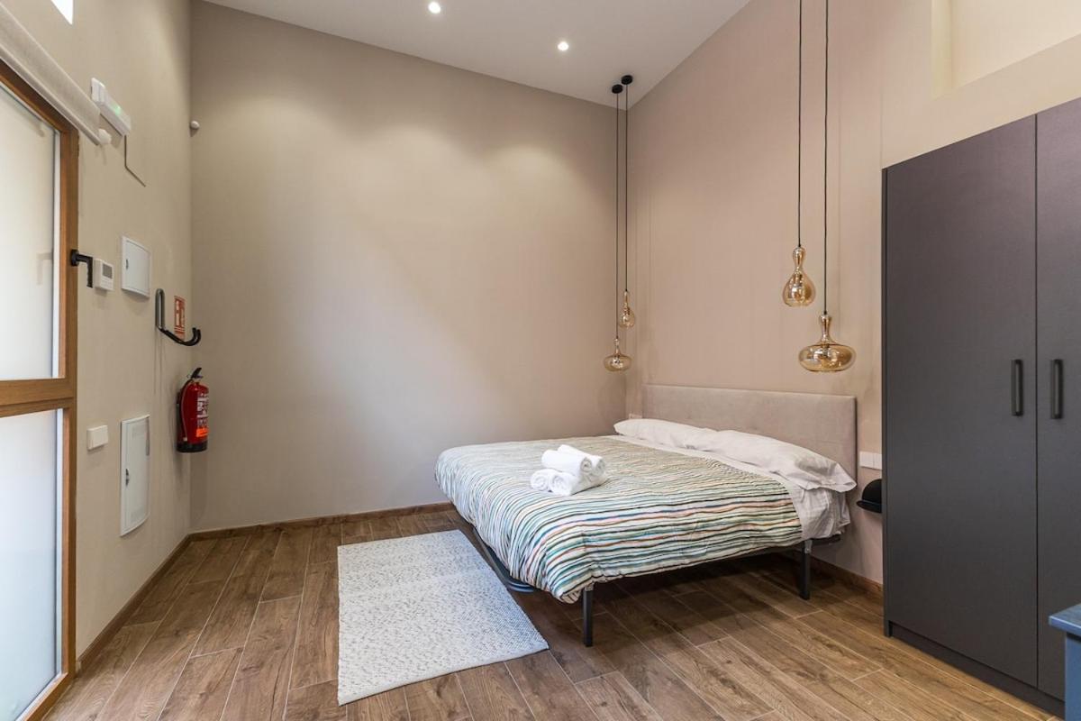 Premium By The Turia River 4 *